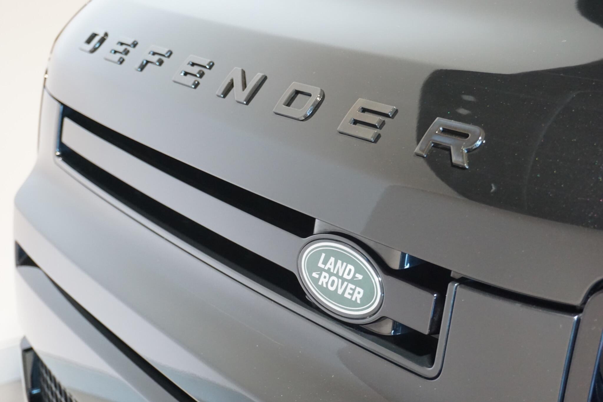 Land Rover Defender 110 2.0 P400e 15.4kWh X-Dynamic S SUV 5dr Petrol Plug-in Hybrid Auto 4WD Euro 6 (s/s) (404 ps)